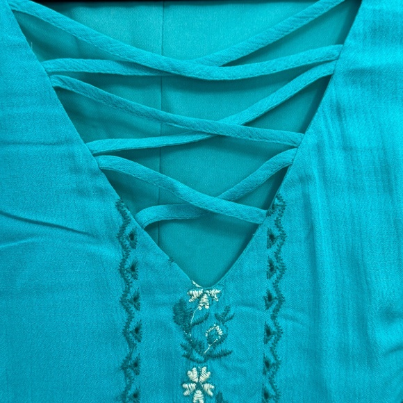 Cute teal sundress with crisscross detail - Picture 6 of 10